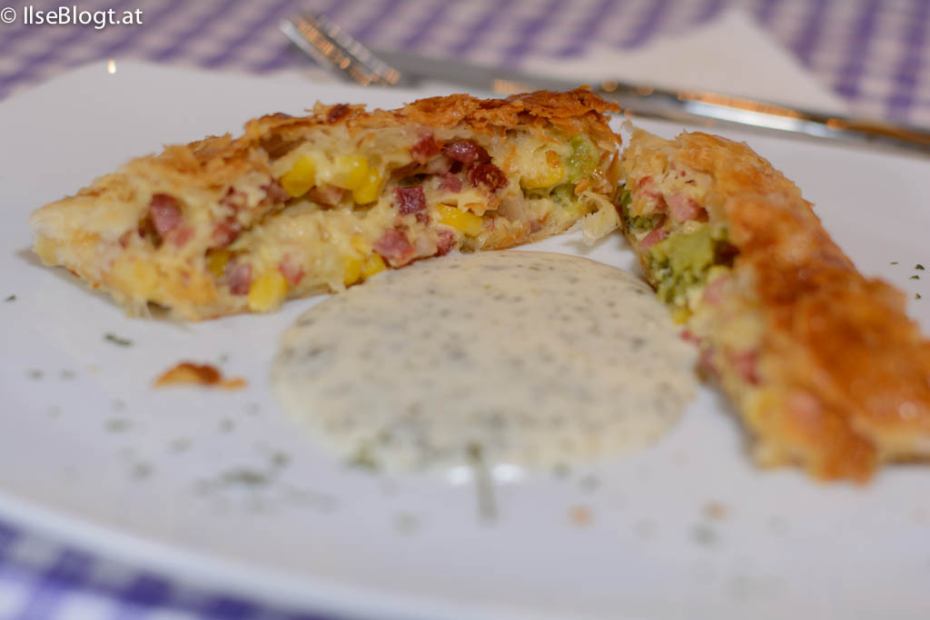 Gemüsestrudel mit Speck an Kräuter-Weißwein-Sauce Rezept - Ilse Blogt