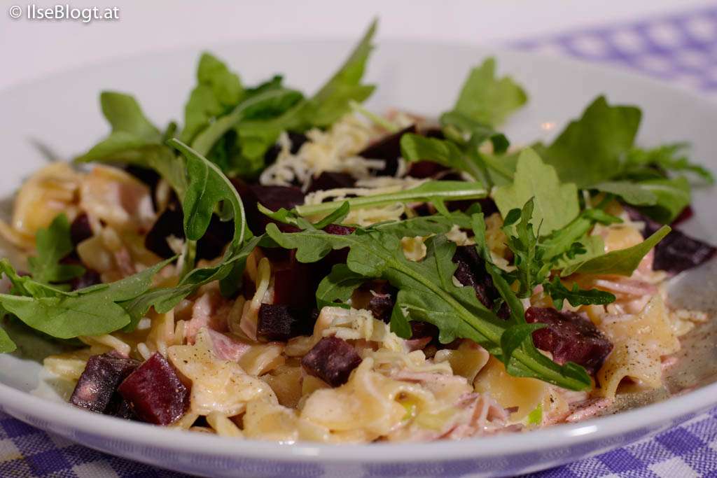 Nudeln mit Schinken-Sahne-Sauce und Roten Rüben - Ilse Blogt