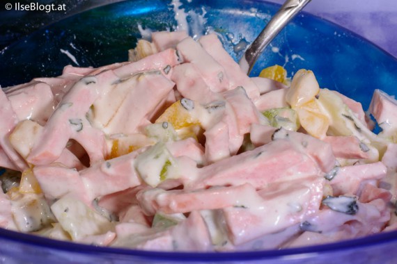 Wurstsalat mediterane Art mit zweierlei Dressing - Ilse Blogt