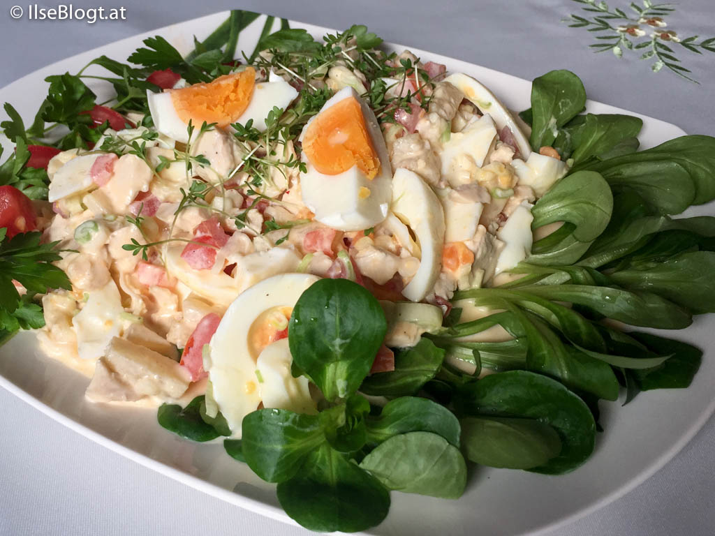 Eiersalat - aufgepeppt mit Huhn und Obst - Ilse Blogt